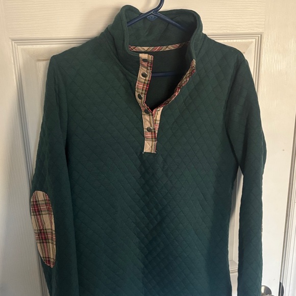 Tops - Quilted Green Pullover with Plaid Trim size Medium